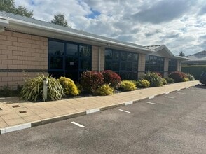 Ffordd Richard Davies, St Asaph to rent Building Photo- Image 2 of 3