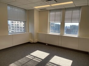 122 E 42nd St, New York, NY to rent Building Photo- Image 1 of 4