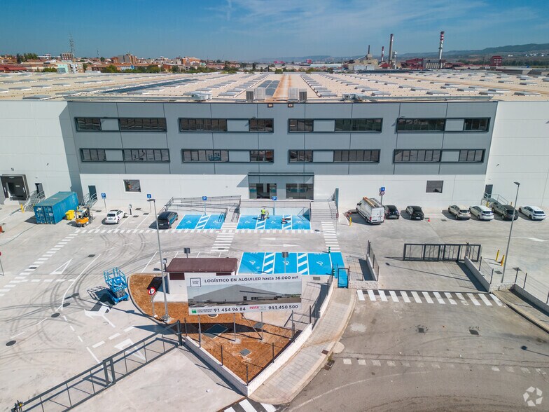 Autovía A-2, Azuqueca de Henares, Guadalajara to rent - Building Photo - Image 3 of 19
