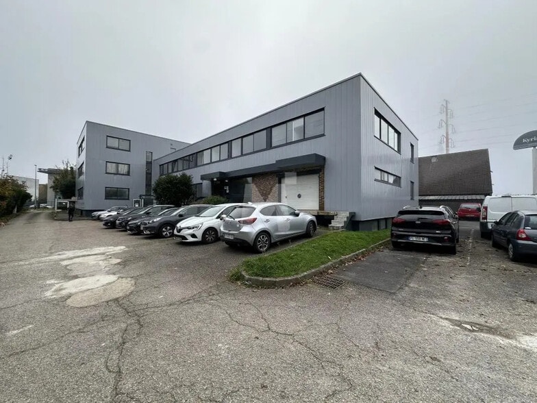 Light Industrial in Les Ulis to rent - Building Photo - Image 3 of 6