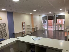Office / Retail in Sant Andreu de la Barca, Barcelona to rent Interior Photo- Image 2 of 12