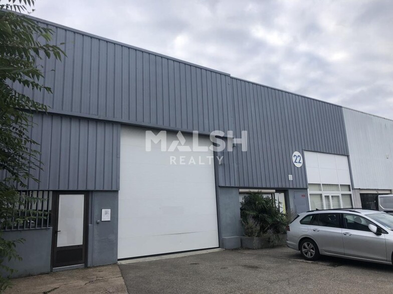 Light Industrial in Vénissieux to rent - Building Photo - Image 2 of 9