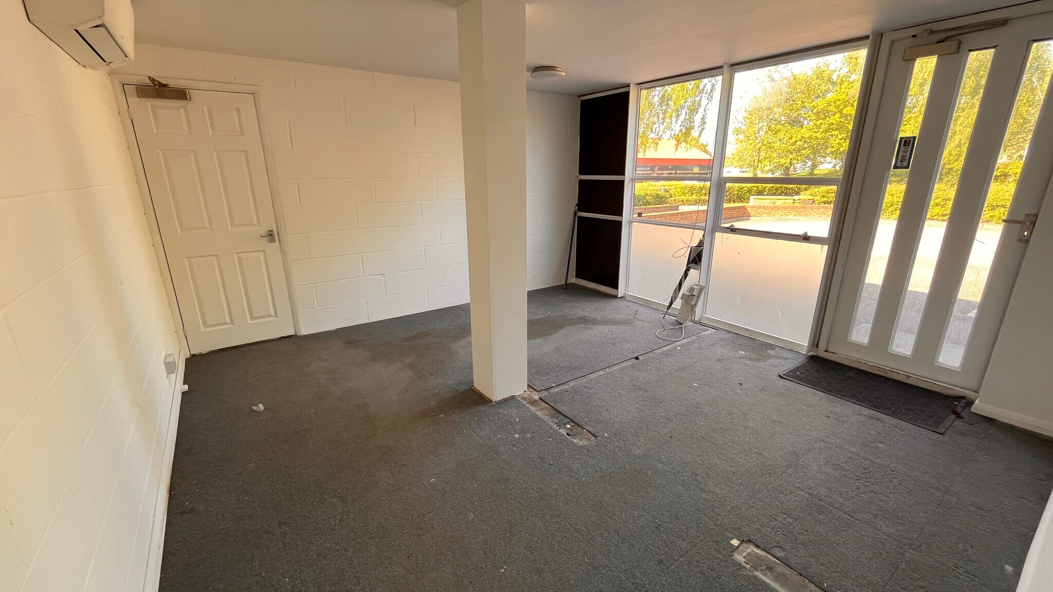 37-42 Saffron Ct, Basildon to rent Interior Photo- Image 1 of 4