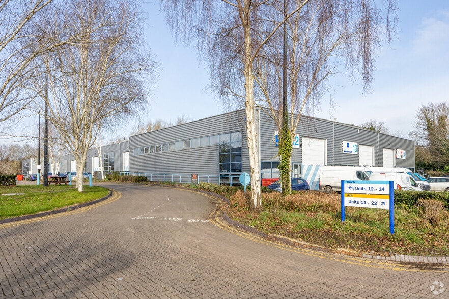 Birch, Swindon to rent - Building Photo - Image 2 of 11