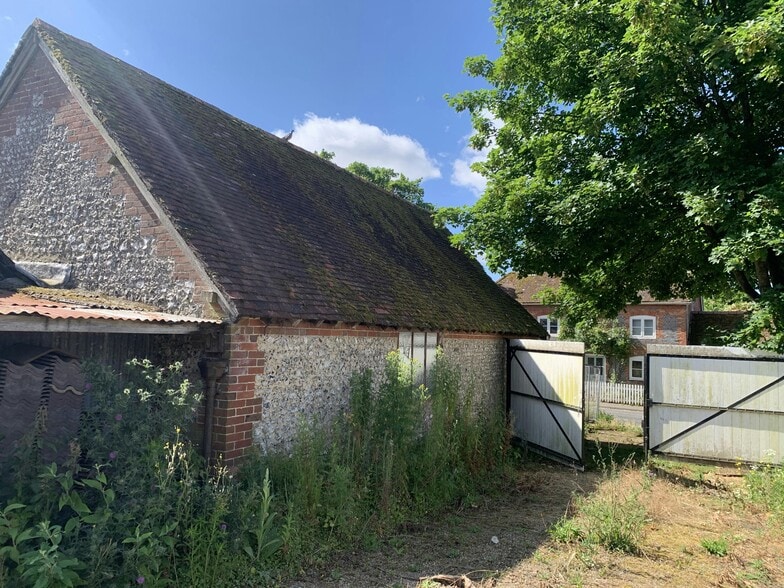 130 Chalton Ln, Waterlooville to rent - Building Photo - Image 3 of 26