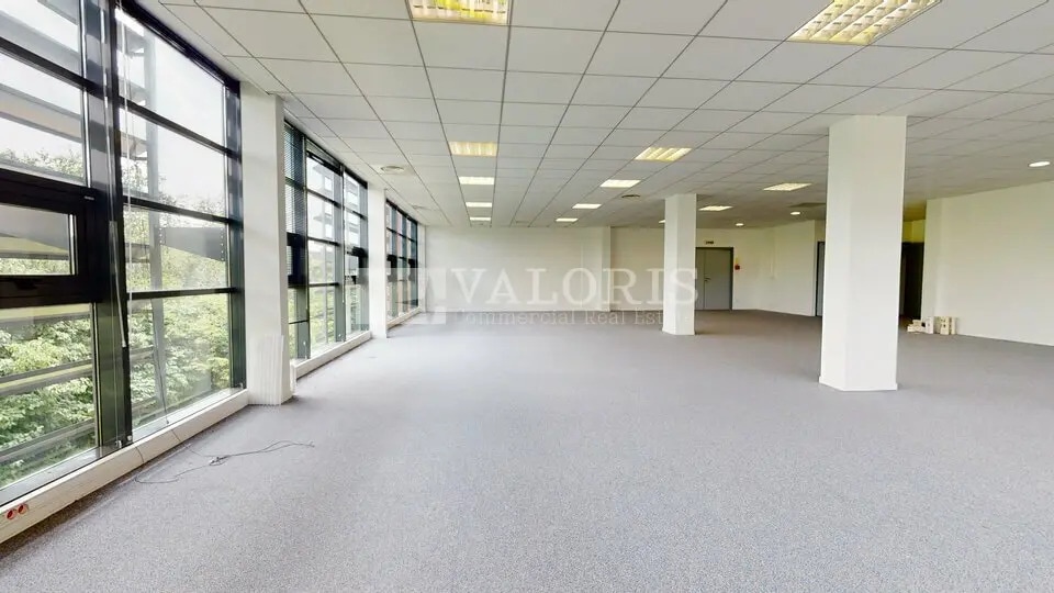 Office in Saint-Priest to rent Building Photo- Image 1 of 12