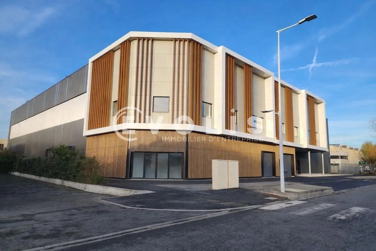 Industrial in Torcy to rent Building Photo- Image 1 of 7