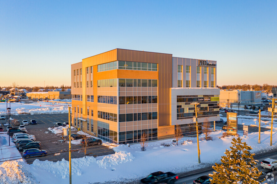 20845 Ch De La Côte N, Boisbriand, QC for sale - Primary Photo - Image 1 of 1