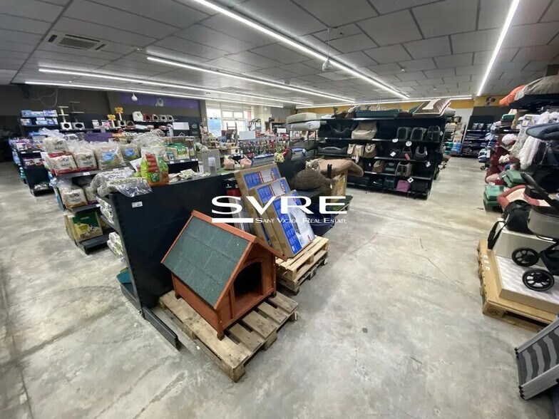 Office in Vitrolles to rent - Interior Photo - Image 2 of 6