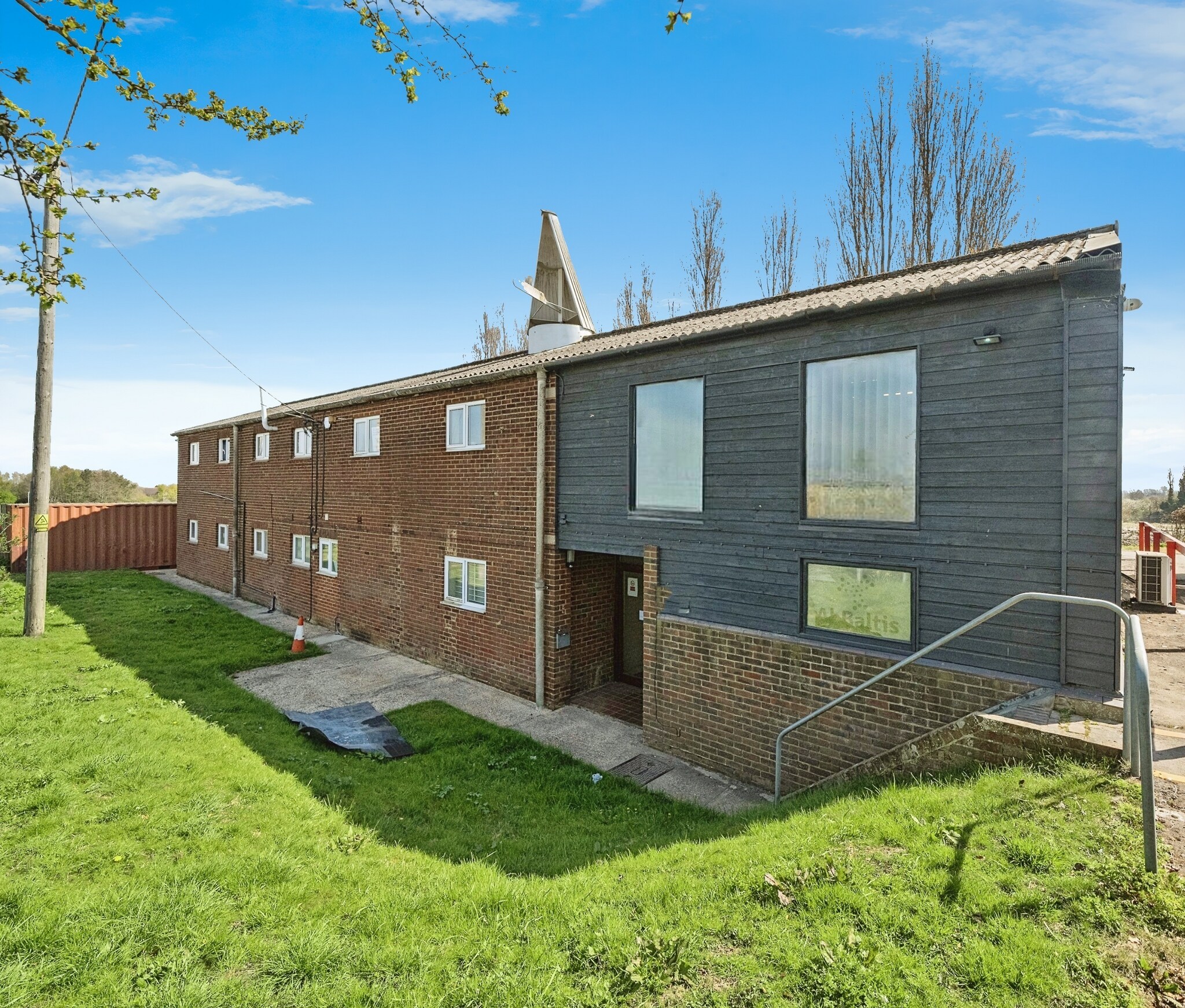 Wises Ln, Borden to rent Primary Photo- Image 1 of 8