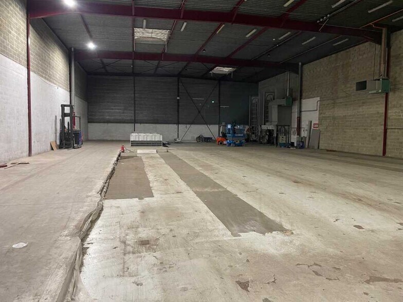 Industrial in Saint-Denis to rent - Building Photo - Image 3 of 10