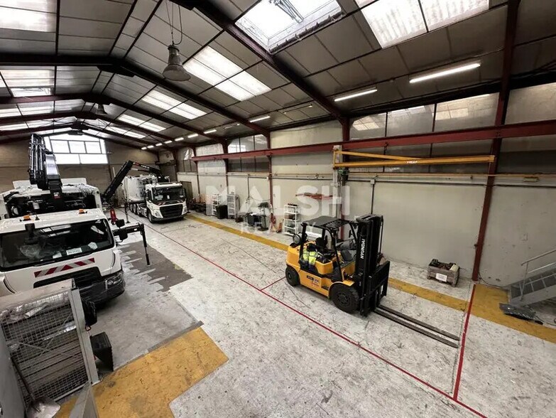 Light Industrial in Mions to rent - Interior Photo - Image 2 of 7