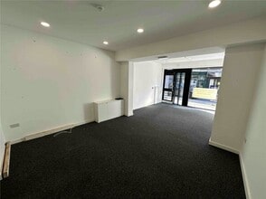 28 Commercial St, Harrogate to rent Interior Photo- Image 2 of 9