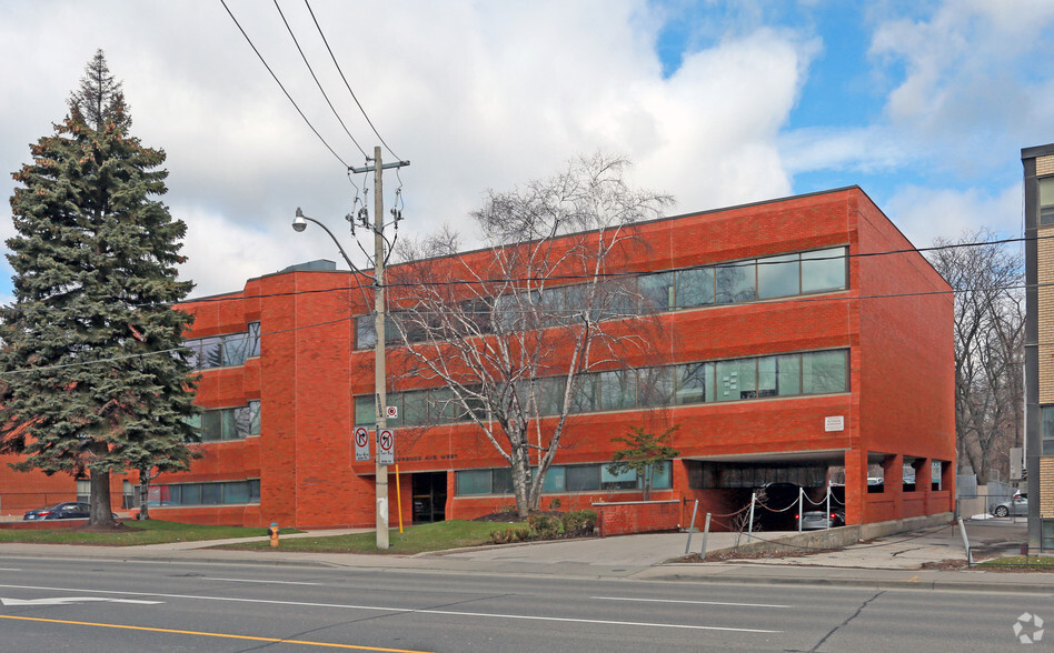 272 Lawrence Av W, Toronto, ON for rent - Primary Photo - Image 1 of 4