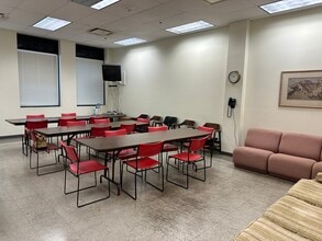 650 Iwilei Rd, Honolulu, HI to rent Interior Photo- Image 1 of 7