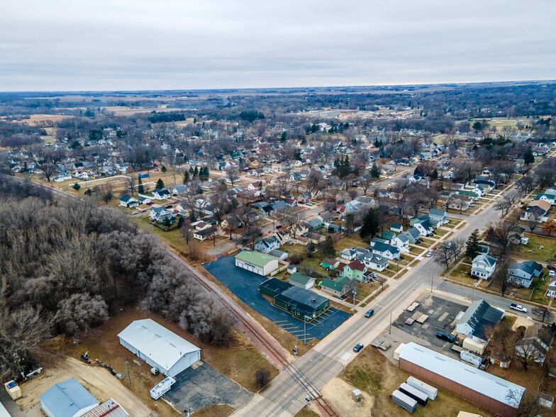 1006 8th Ave SW, Austin, MN for rent - Building Photo - Image 3 of 45