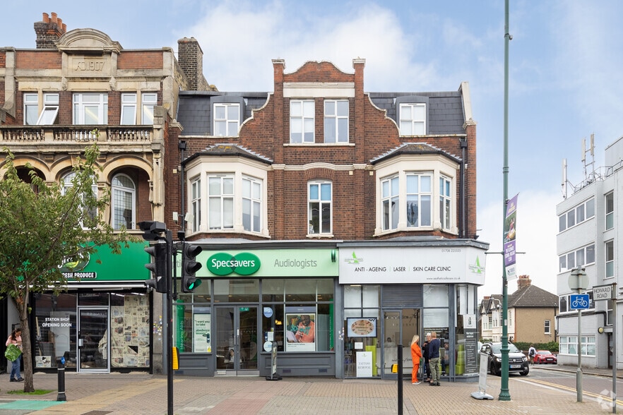 60C Station, Upminster to rent - Building Photo - Image 2 of 2
