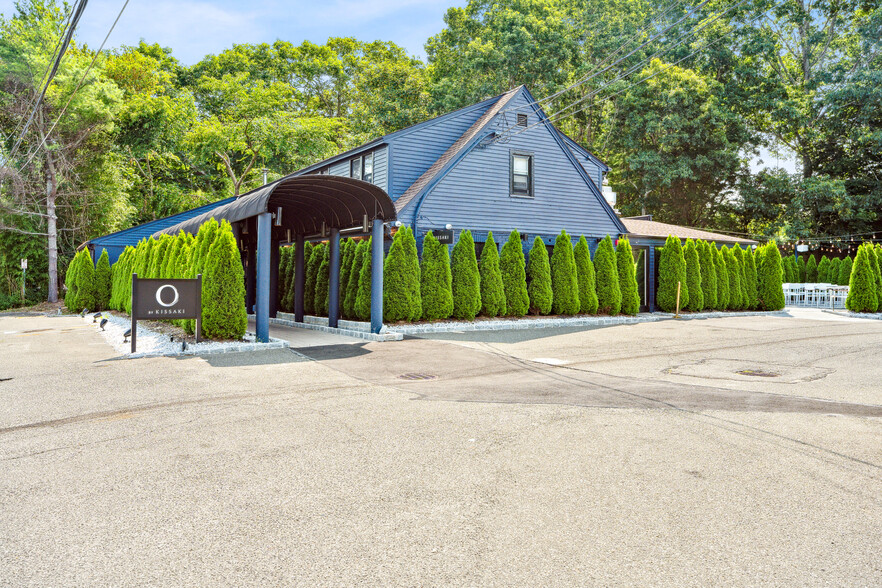 47 Montauk Hwy, East Hampton, NY for rent - Building Photo - Image 1 of 25