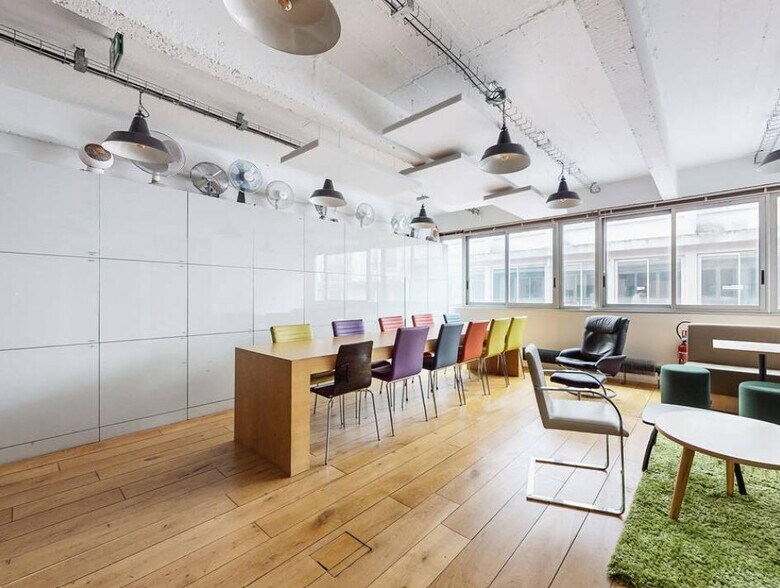 Office in Paris for sale - Building Photo - Image 2 of 12