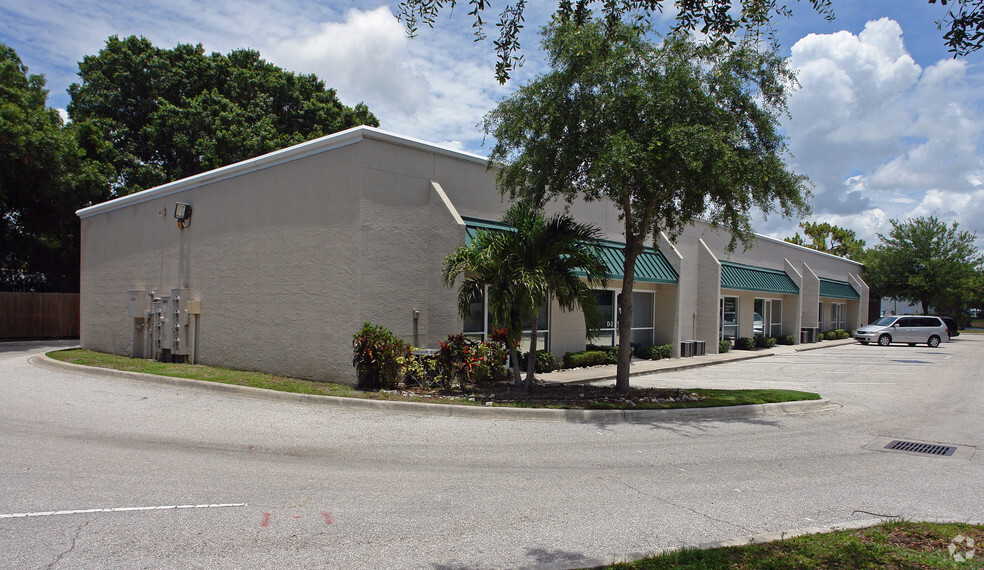 1950 Northgate Blvd, Sarasota, FL for sale - Primary Photo - Image 1 of 1