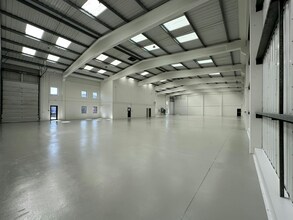 Meadow Vw, Long Crendon to rent Interior Photo- Image 1 of 3