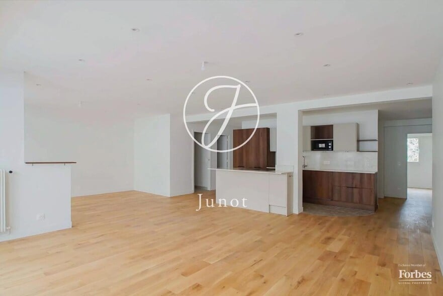 Office in Paris for sale - Interior Photo - Image 2 of 20
