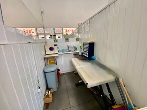 39a High St, Romford to rent Interior Photo- Image 2 of 5