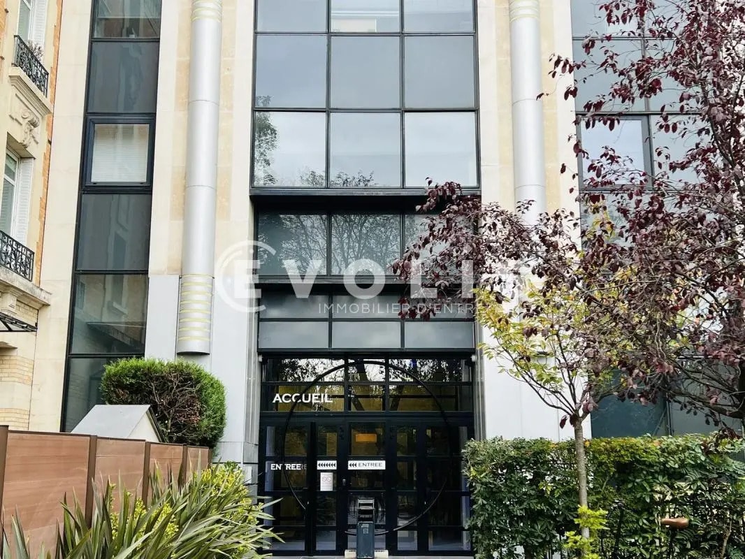 8 Avenue Des Minimes, Vincennes to rent Primary Photo- Image 1 of 12
