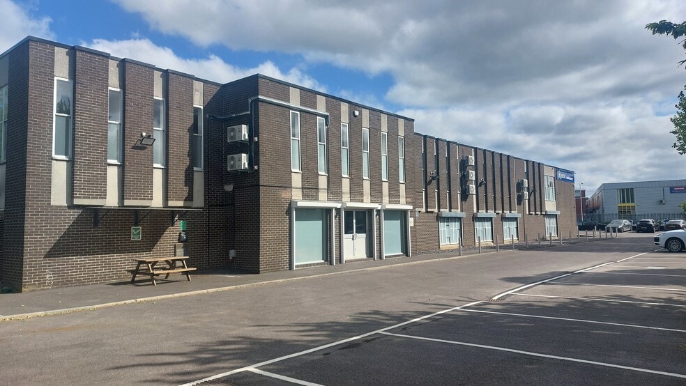 Langley Clos, Romford for sale - Primary Photo - Image 1 of 1