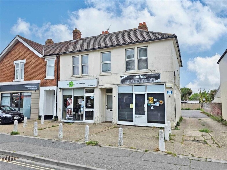 86 Elm Grove, Hayling Island for sale - Primary Photo - Image 1 of 6