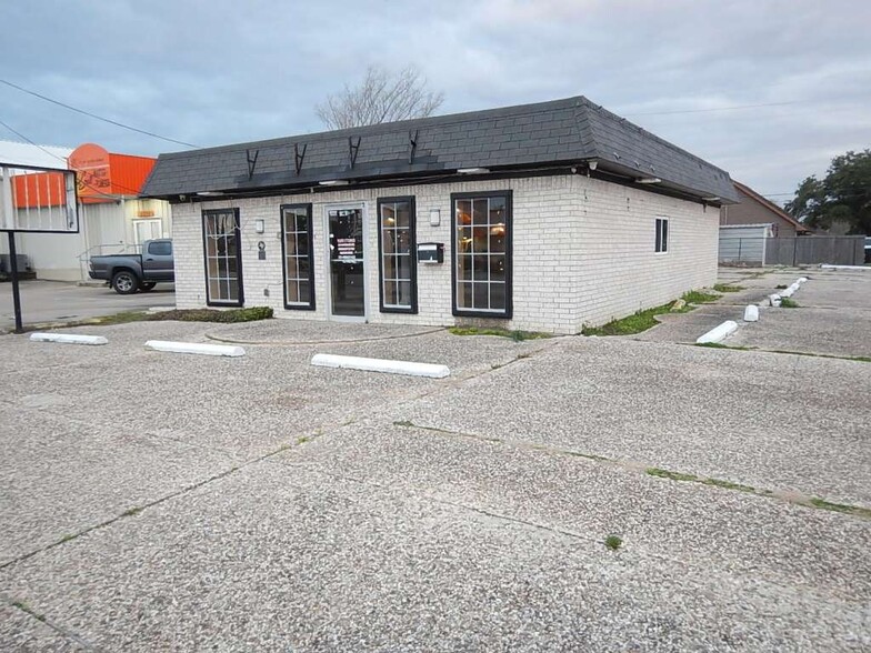 3604 Nederland Ave, Nederland, TX for sale - Building Photo - Image 2 of 9