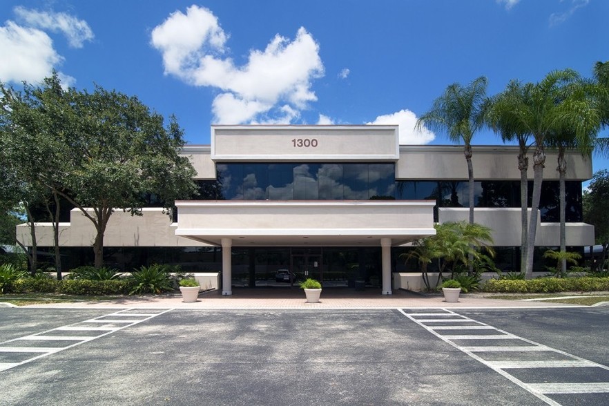 1300 Corporate Center Way, Wellington, FL for rent - Building Photo - Image 1 of 5