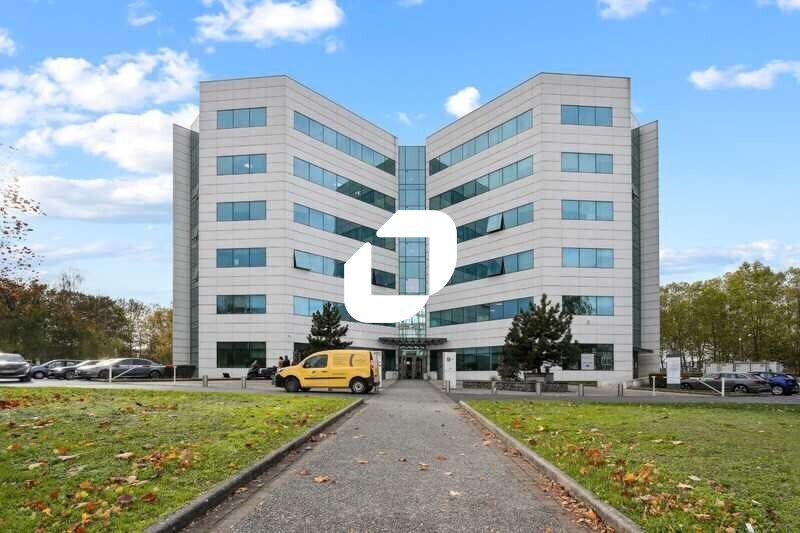 Office in Villepinte to rent - Building Photo - Image 1 of 13