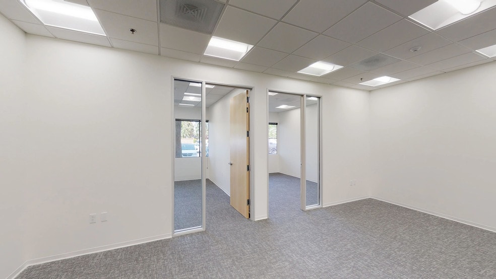 5500 Ming Ave, Bakersfield, CA to rent - Matterport 3D Scan - Image 3 of 38