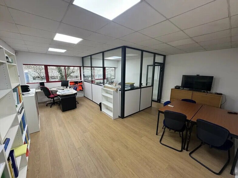 Office in Anglet to rent - Interior Photo - Image 3 of 3