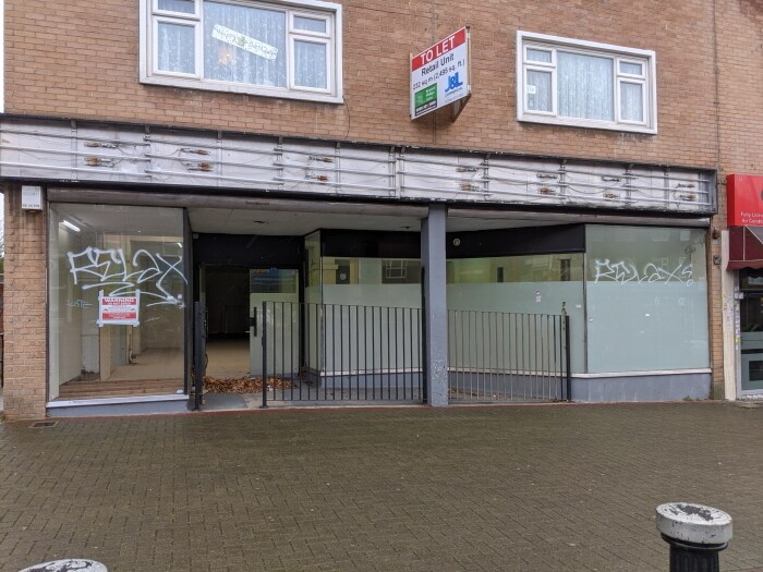3133 Collier Row Rd, Romford, RM5 3NR UK