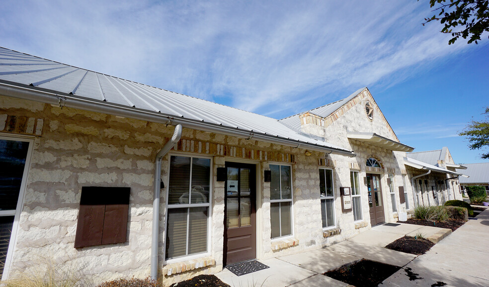 1930 Rawhide Dr, Round Rock, TX for sale - Primary Photo - Image 1 of 2