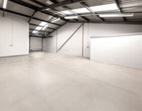 878 Plymouth Rd, Slough to rent Interior Photo- Image 2 of 2