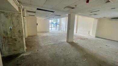 High St, Brownhills to rent Interior Photo- Image 1 of 6
