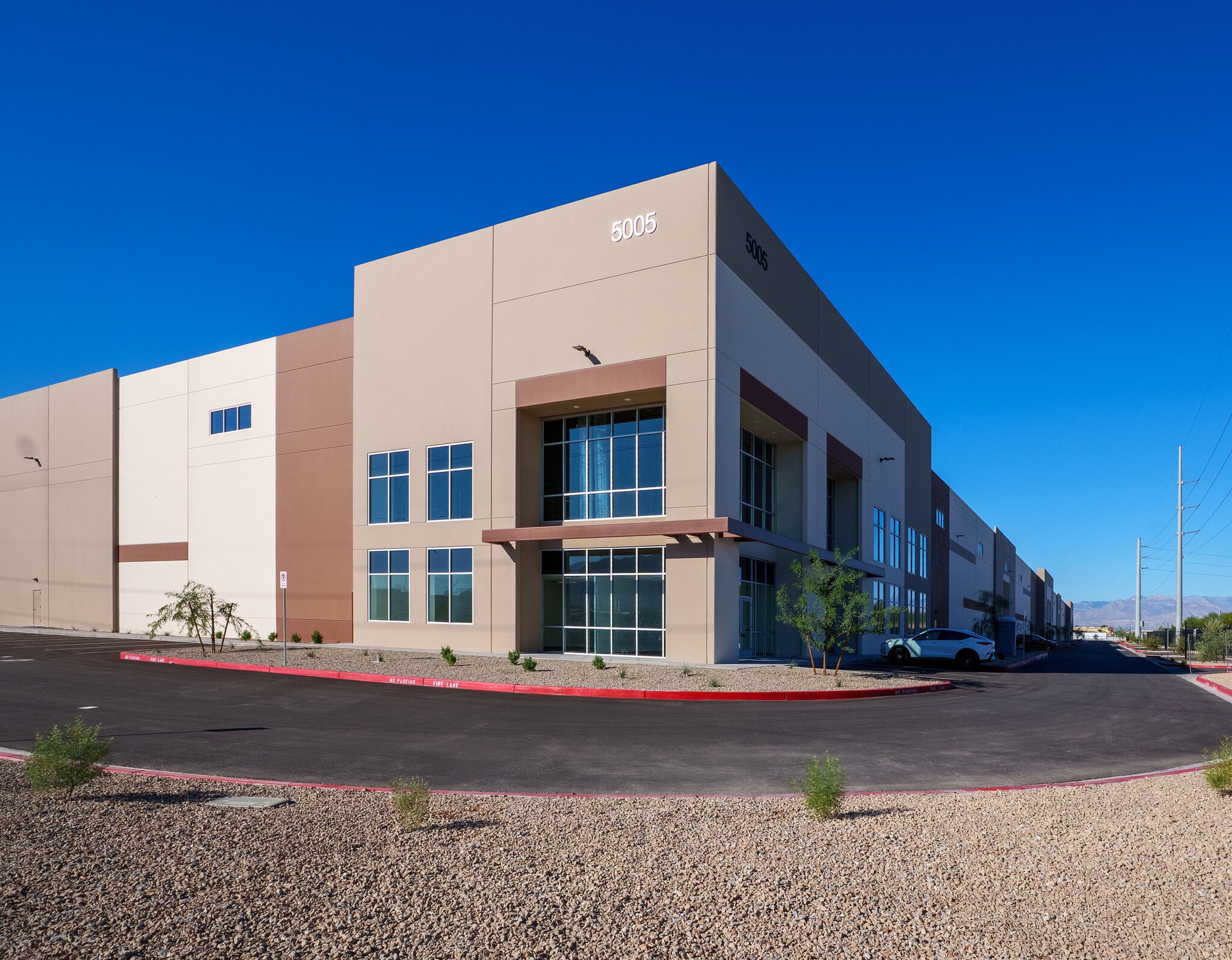 5005 E Cartier Ave, Las Vegas, NV to rent Building Photo- Image 1 of 18