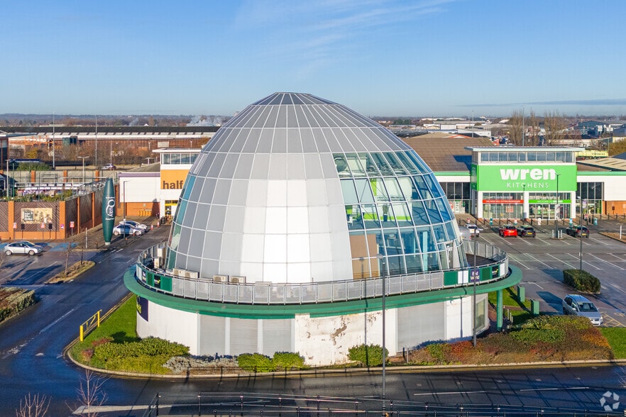 St Andrews Quay, Hull to rent - Building Photo - Image 2 of 6