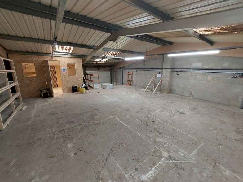 Beacon Ct, New Ollerton to rent - Building Photo - Image 2 of 7