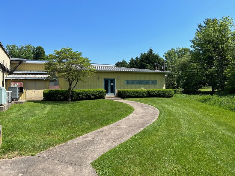 200 S Church St, Newmanstown, PA for sale - Building Photo - Image 1 of 1