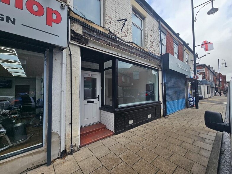 24 Stockport Rd, Stockport to rent - Building Photo - Image 1 of 10