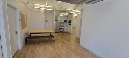 254 W 31st St, New York, NY for rent Interior Photo- Image 1 of 7