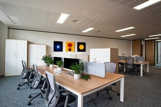 58 Wood Ln, London to rent Interior Photo- Image 2 of 6