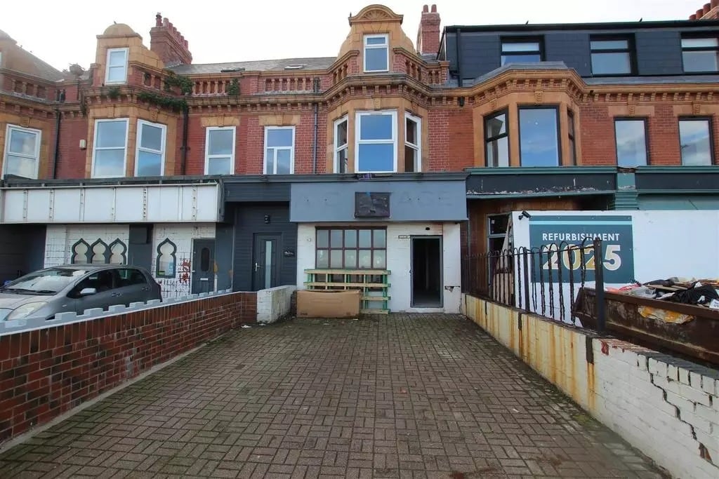 12-17 East Parade, Whitley Bay to rent Building Photo- Image 1 of 3