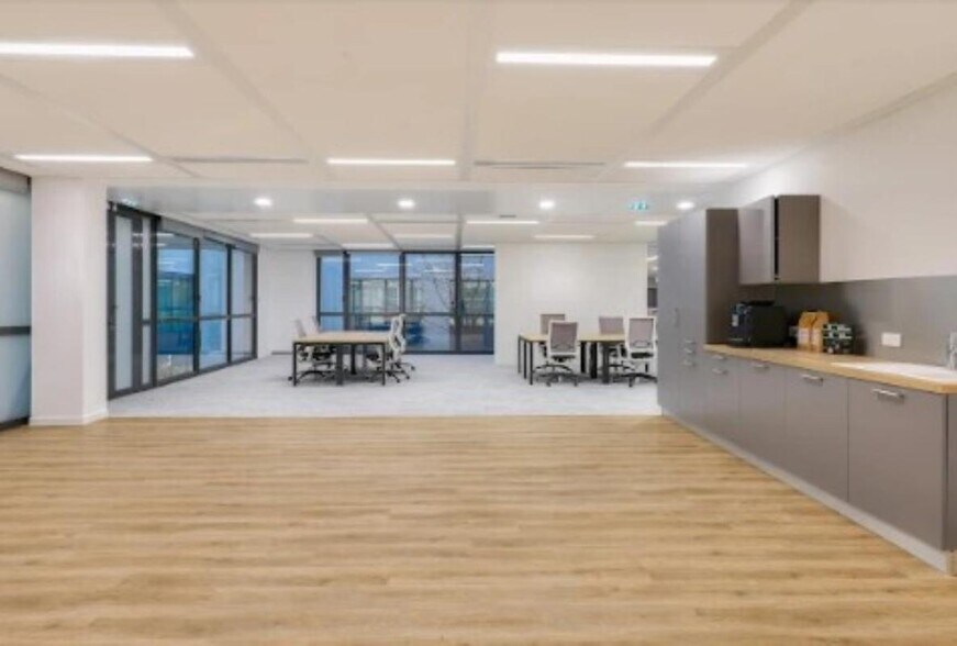4 Rue Eugène Renault, Maisons-Alfort to rent - Interior Photo - Image 2 of 6