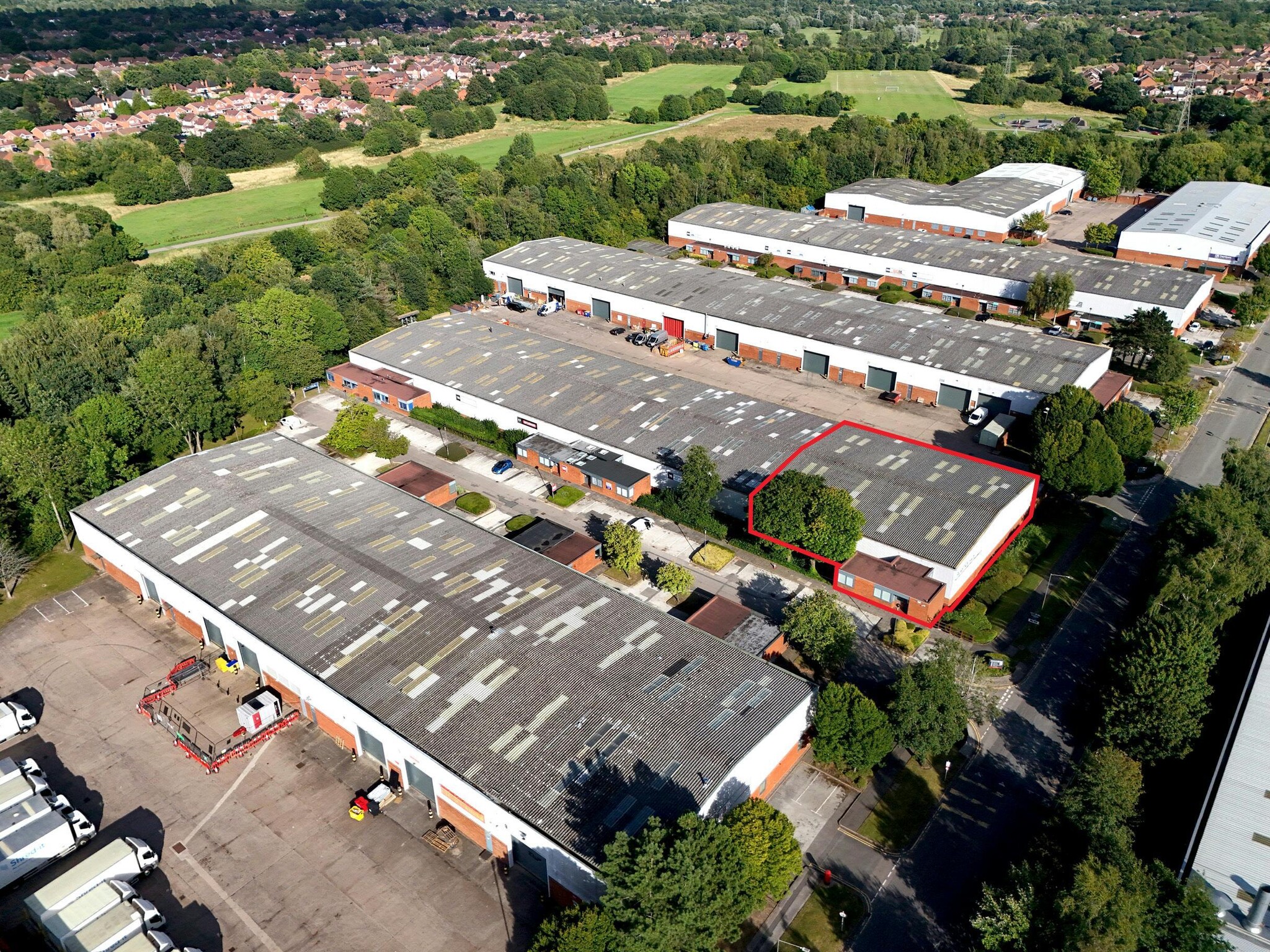 Highlands Rd, Solihull to rent Building Photo- Image 1 of 7