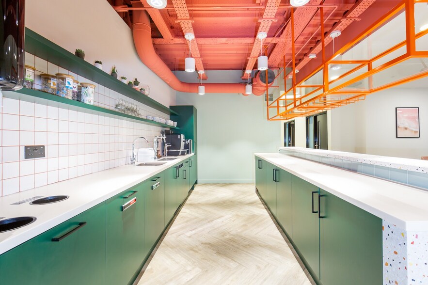 15-17 Alfred Pl, London to rent - Interior Photo - Image 3 of 12